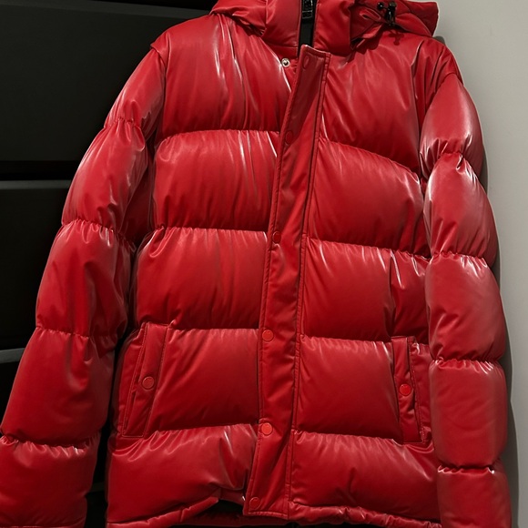 ARITZIA SUPERPUFFF IN CATALINA RED - Picture 2 of 6